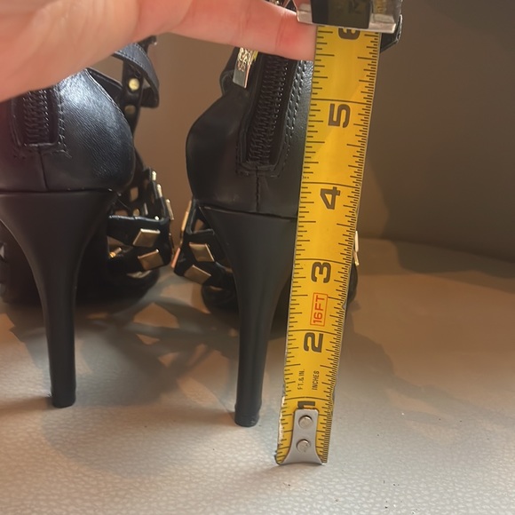 Guess Sandal Open Toe Herls with Studs - Picture 8 of 8